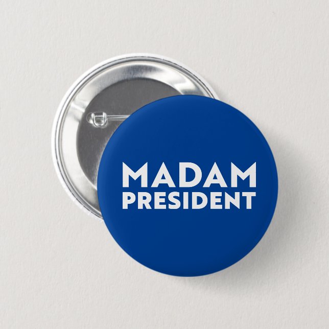 Madam President modern typografi vit och blå Knapp (Framsida & baksida)