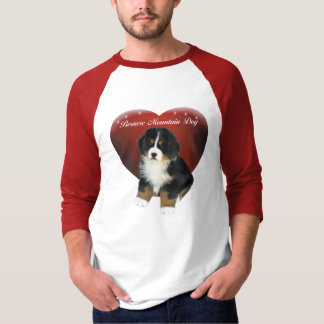 MadDogs valp i en hjärtaT-tröja Tee Shirt