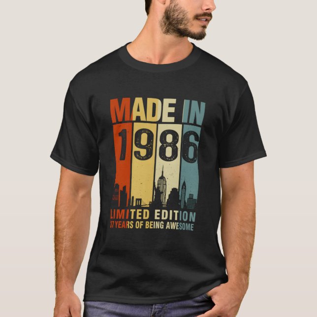 Made In 1986 37 Years Of Being Awesome T Shirt (Framsida)