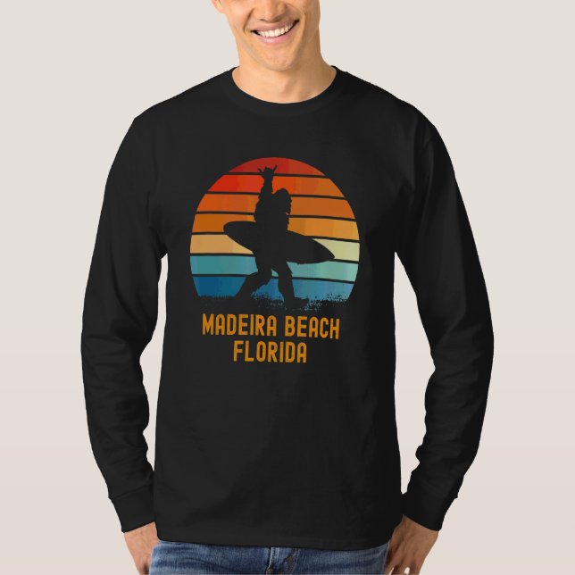 Madeira Beach Florida Sasquatch Souvenir T Shirt (Framsida)
