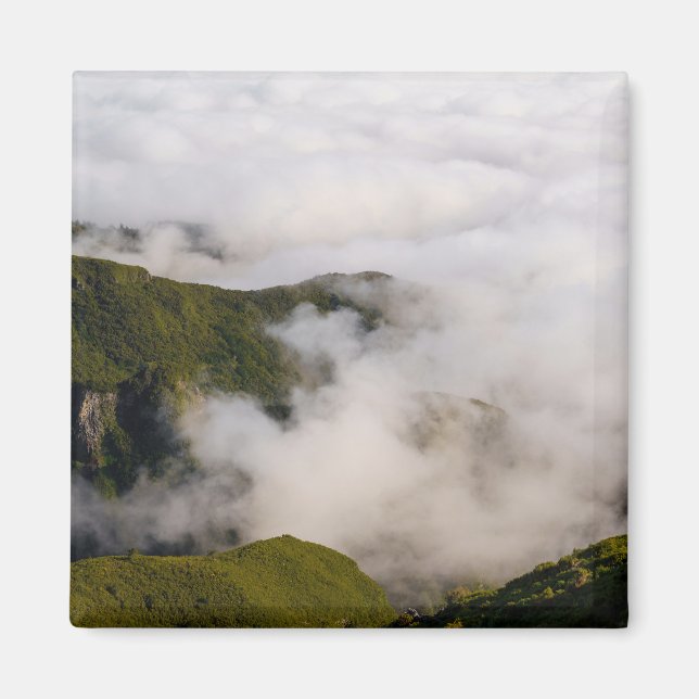 Madeira mountains in misty clouds, moody nature magnet (Framsidan)