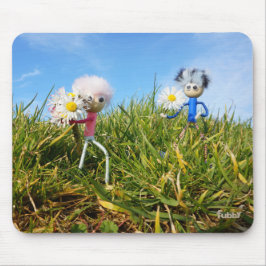 Madeliefjes plukkende fubby's.     musmatta