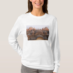 Madhavendra Palace vid solnedgång, Jaipur T-shirt