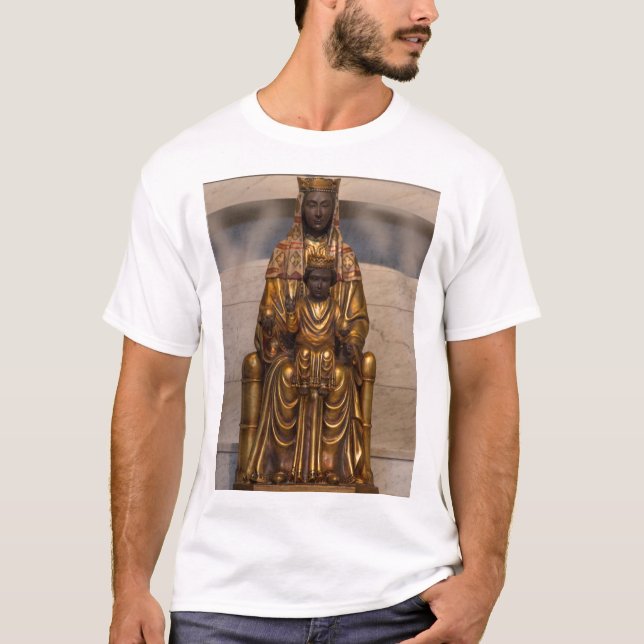 Madonna of Montserrat Black Madonna Virgin Mary T Shirt (Framsida)