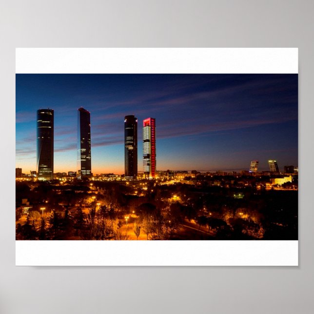 Madrid Night Skyline Poster (Framsidan)