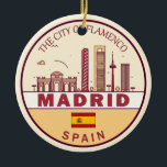 Madrid Spain City Skyline Emblem Julgransprydnad Keramik<br><div class="desc">Madridbordets minimalistiska,  färglösa konstdesign med monument och landmärken i Spanien.</div>