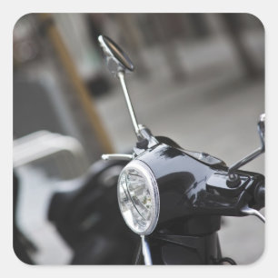 Madrid, svart Vespa scooter Fyrkantigt Klistermärke