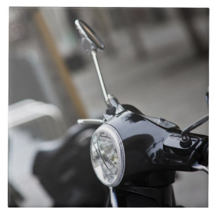 Madrid, svart Vespa scooter Kakelplatta