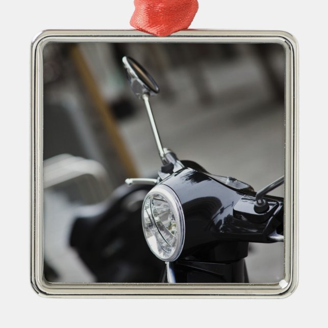 Madrid, svart Vespa-skoter Julgransprydnad Metall (Framsidan)