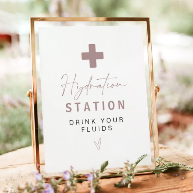 MAEVE Ro Guld Nurse Hydration Station Drink-tecken Poster (Skapare uppladdad)