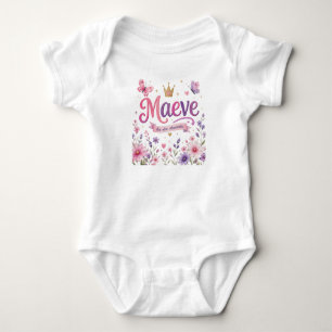 Maeve – Sött Irländskt Namn Betydande "Hon Som Ber T Shirt