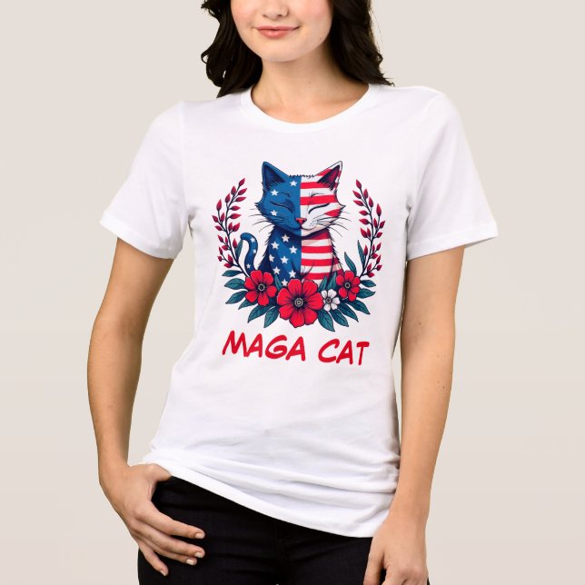 MAGA Cat Trump American Flagga Red Flowers Patriot T Shirt (Framsida)