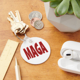MAGA med röd text Nyckelring