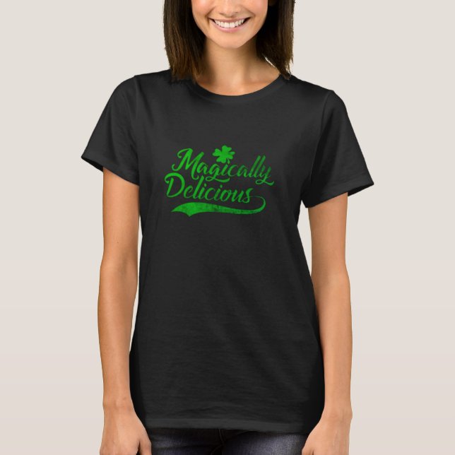 Magally Delicious Cute St. Patricks Day Shamrock T Shirt (Framsida)