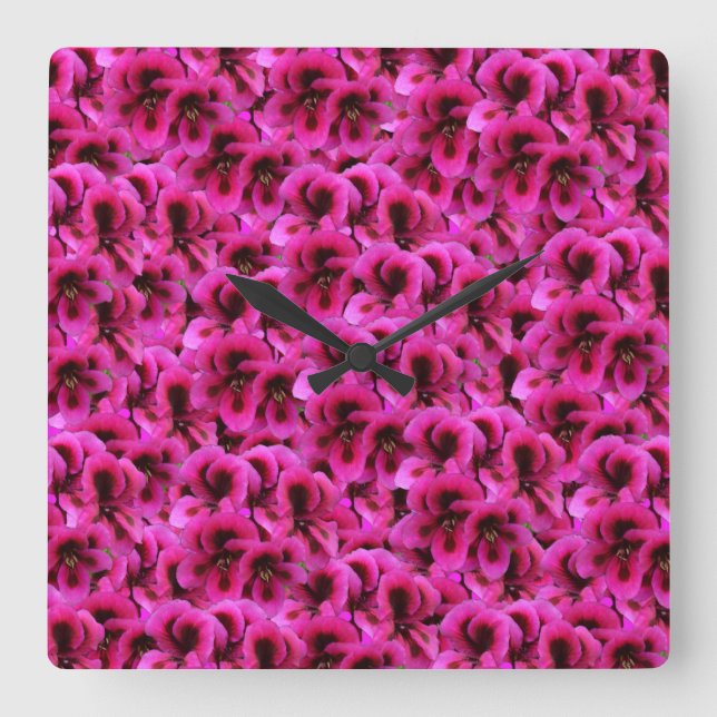 Magenta Geranium Flowers, Square Wall Clock Fyrkantig Klocka (Framsida)