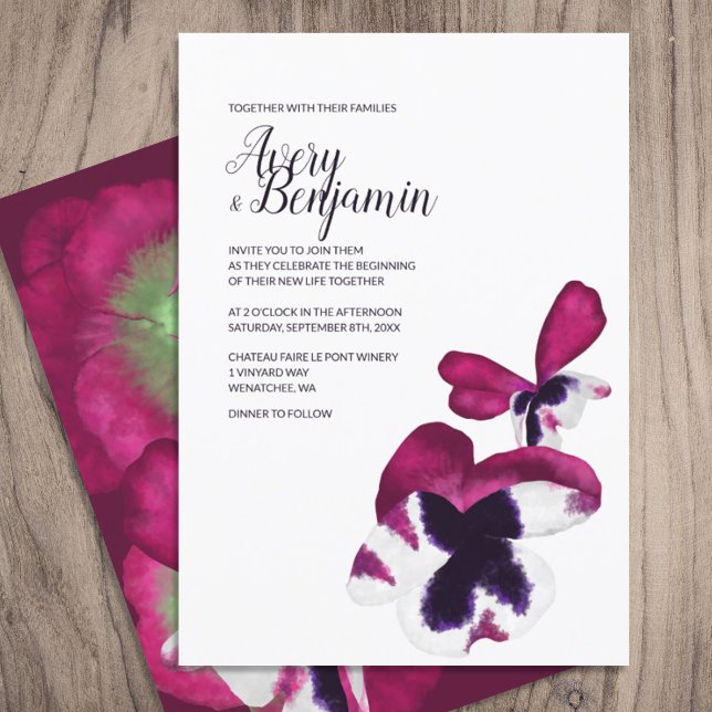 Magenta Höstblommor Bröllop Inbjudningar (berry pink magenta purple pansy pansies wedding 5x7 invitation template, script calligraphy writing)