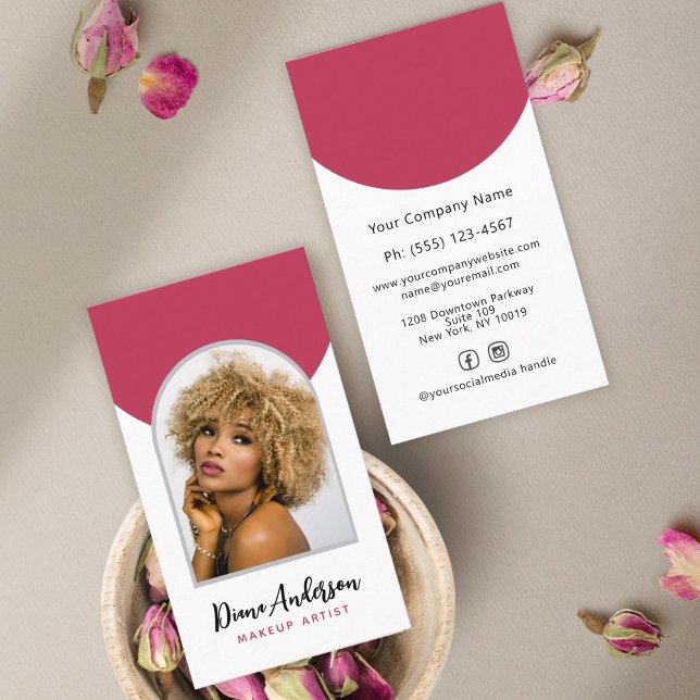 Magenta Modern Photo Arch Makeup Beauty Industry Visitkort (A great business card for the beauty industry, this card has an arch photo with magenta round shapes)