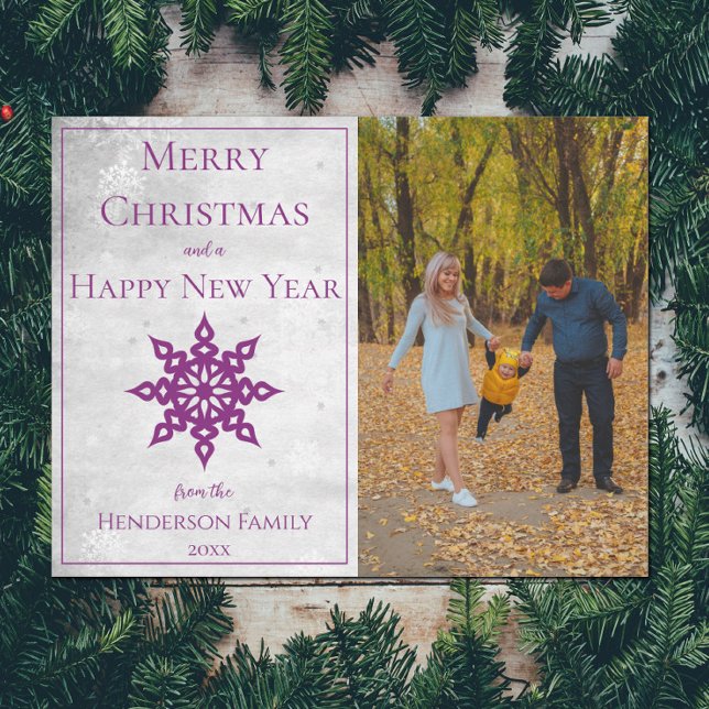Magenta Modern snöflingfoto Julkort (Magenta Modern Snowflake Photo Holiday Card)