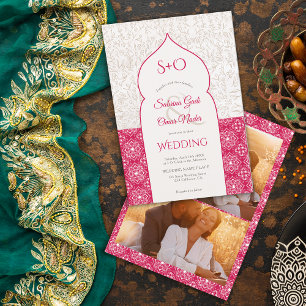 Magenta Moroccan blommigt initialer 3 fotot bröllo Inbjudningar