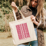 Magenta Retro Personlig Budens mamma Tygkasse<br><div class="desc">Är du tittar för perfektens personlig-gåva? Se bara vår magenta rosa roligt retro boho personlig budens mamma mot väskan! Det här är perfekten för alla blivande brider som vill visa upp sin personlighet och stil på sin stora dag. Dessutom gör det en underbar möhippa eller födelsedagspresent! Vår personlig är tillverkad...</div>