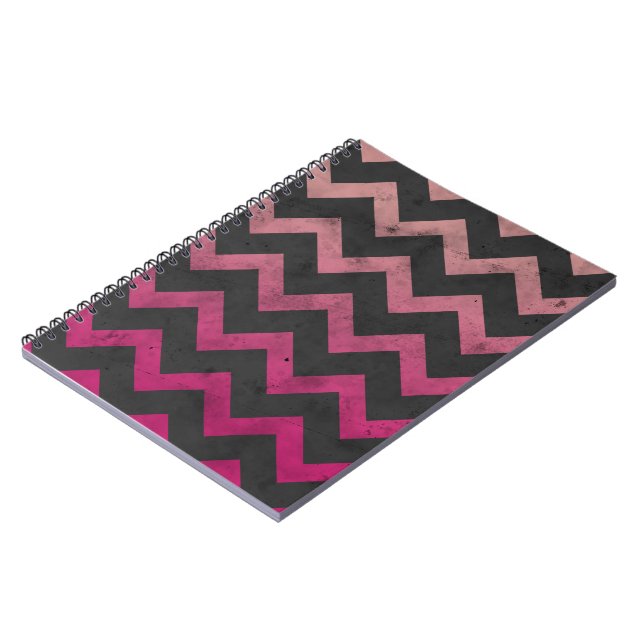 Magenta rosa röd mörk grått chevron mönster anteckningsbok (Vänstra Sidan)