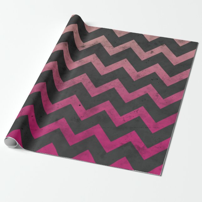 Magenta rosa röd ombre mörkgrå chevron-mönster presentpapper (Utrullad)