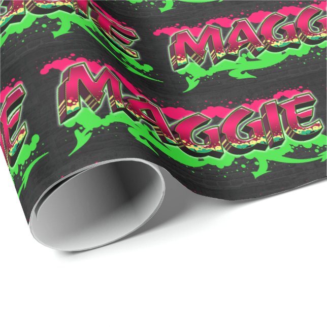 Maggie Vorname Name Graffiti red green Presentpapper (Rullad Hörn)
