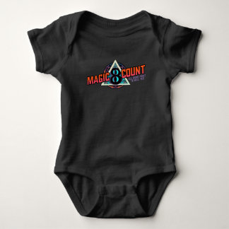 Magic 8 Count Vågrät Logotyp Baby Bodykostym T Shirt