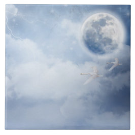 Magic Blå himmel med flygande Svanar Kakelplatta