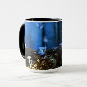 Magic Fairy Skogen med Butterflies och Mushroom Mugg