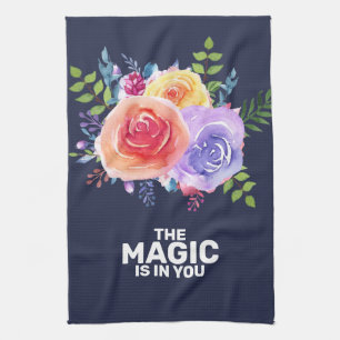 Magic finns i Blommigten Quote Watercolor Design Kökshandduk