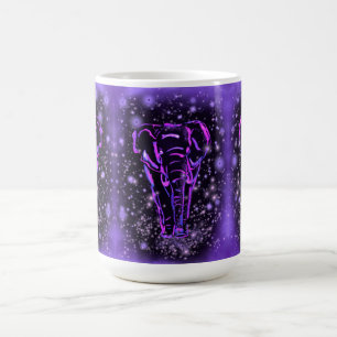 Magic Lila Rosa Elephant Walking på Starry Natt g Kaffemugg