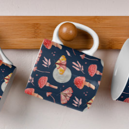 Magic Moth och Mushroom mönster. Skogskö Kaffemugg