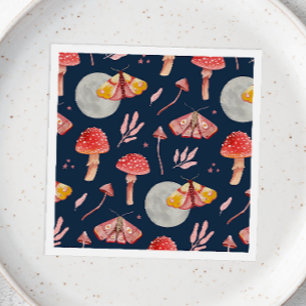 Magic Moth och Mushroom mönster. Skogskö Pappersservett