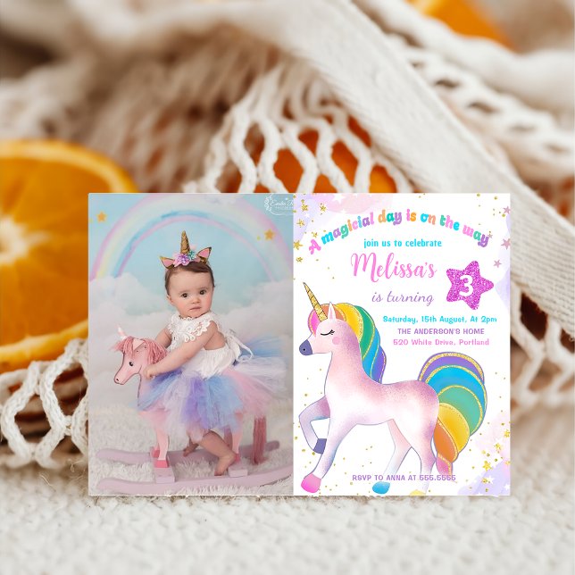 Magic Rainbow Unicorn Birthday Photo Inbjudan (Skapare uppladdad)