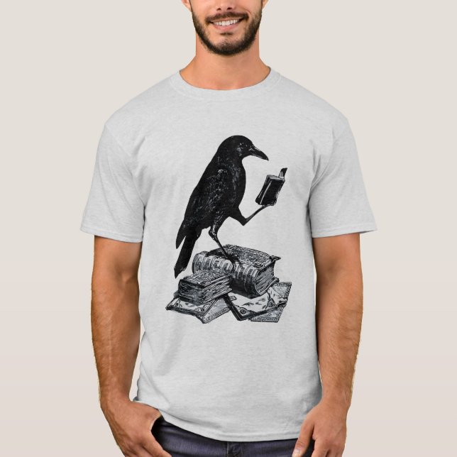 Magic Raven med Academic Bokar T Shirt (Framsida)