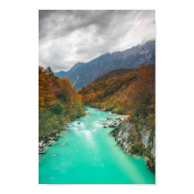 Magic River Soča cloudy, höstdag Slovenien