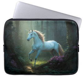 Magic Unicorn in Enchanted Forest Laptop Fodral