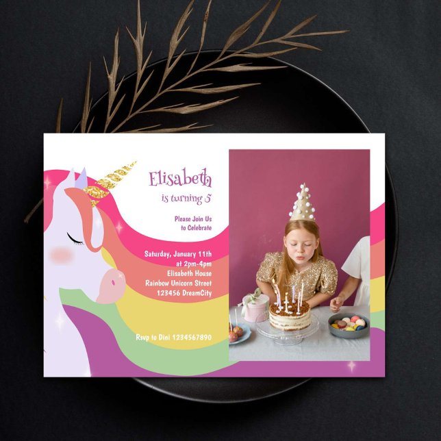 Magic Vibrant Rainbow Unicorn Birthday Photo Inbjudningar (Skapare uppladdad)