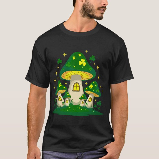 Magical Mushroom Village With Glowing T Shirt (Framsida)