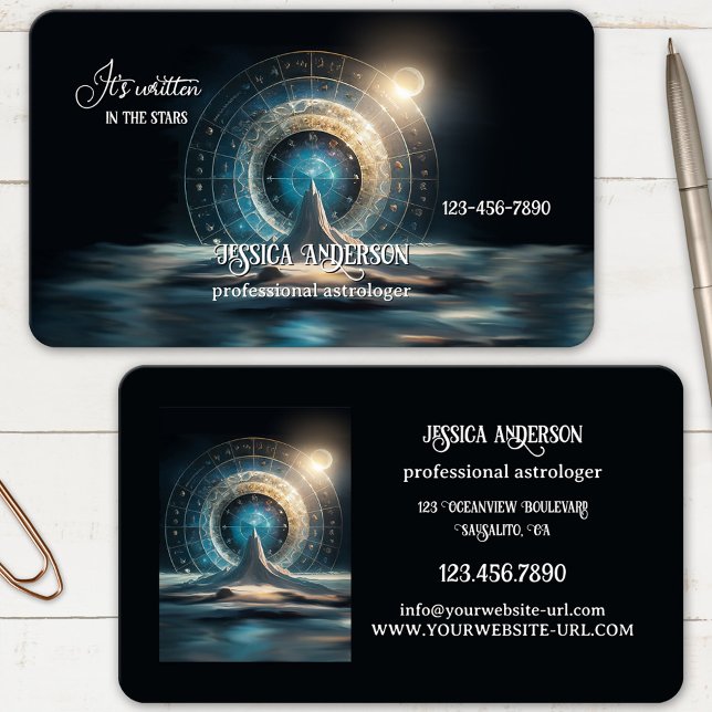 Magisk Celestial Horoskop Astrolog  Visitkort (Business card featuring a magical horoscope like illustration of a world with stars and planets)