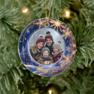 Magisk jultid - gyllene snöflingor, foto julgransprydnad keramik