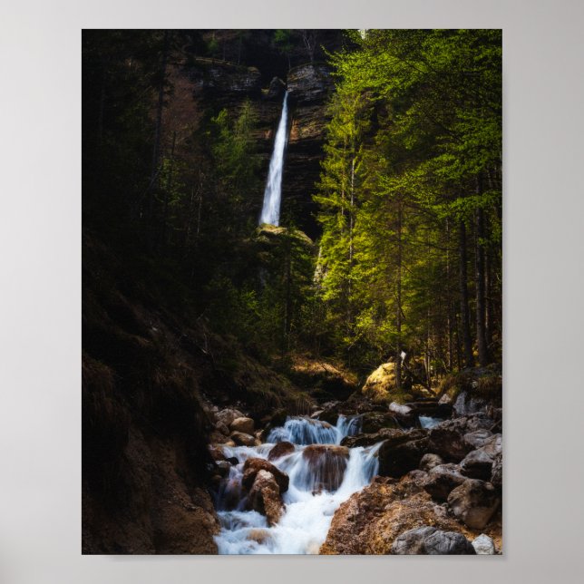 Magisk saga vid vattenfallet Peričnik, Slovenien Poster (Framsidan)
