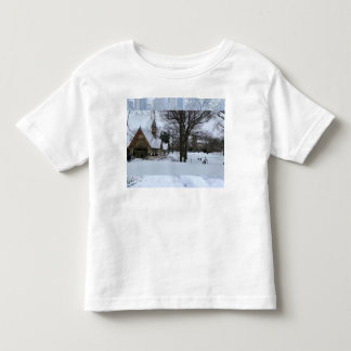 Magisk urban snöscen – vinter i staden t shirt