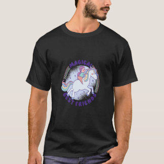 Magiska bästa vänner med flicka som rider på en hä t shirt
