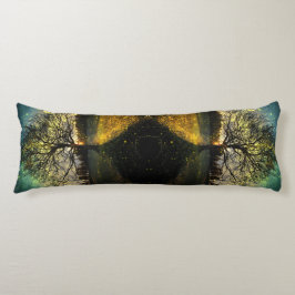 Magiska fireflies drömmande landskap kroppskudde