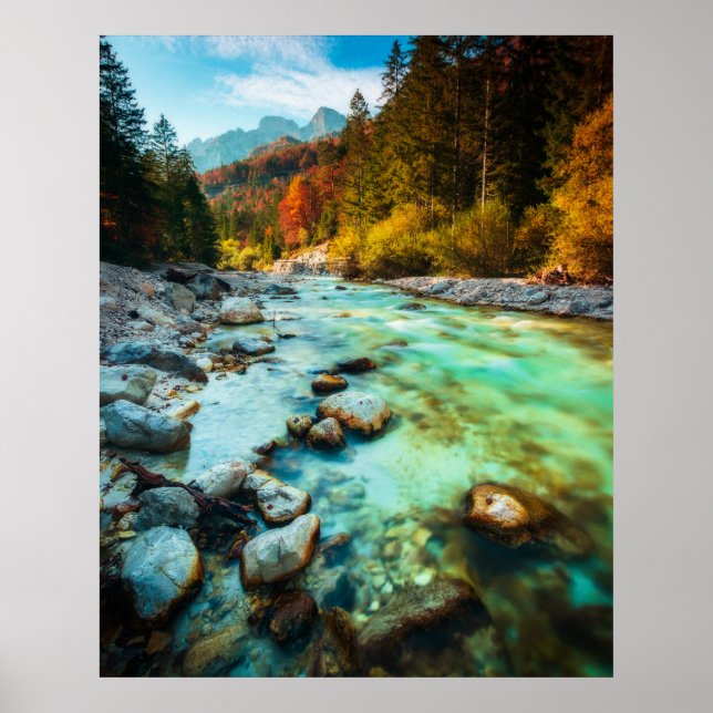 Magiska floden i höstskogen poster (Framsidan)