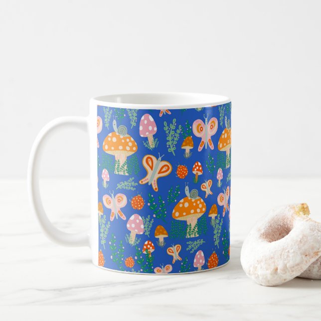 Magiska svampar Cute Butterflies Snigel Ladybugs Kaffemugg (Med munk)