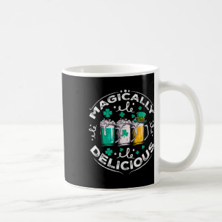 Magiskt läcker St Patricks Day-drickande öl Kaffemugg