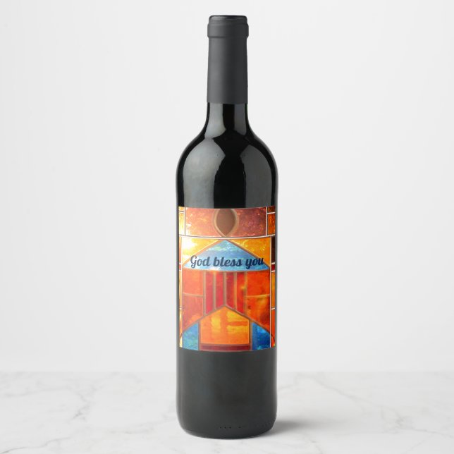 Magiskt ljus som väller ut från kyrkans fönster vinflaska etikett (Framsida)